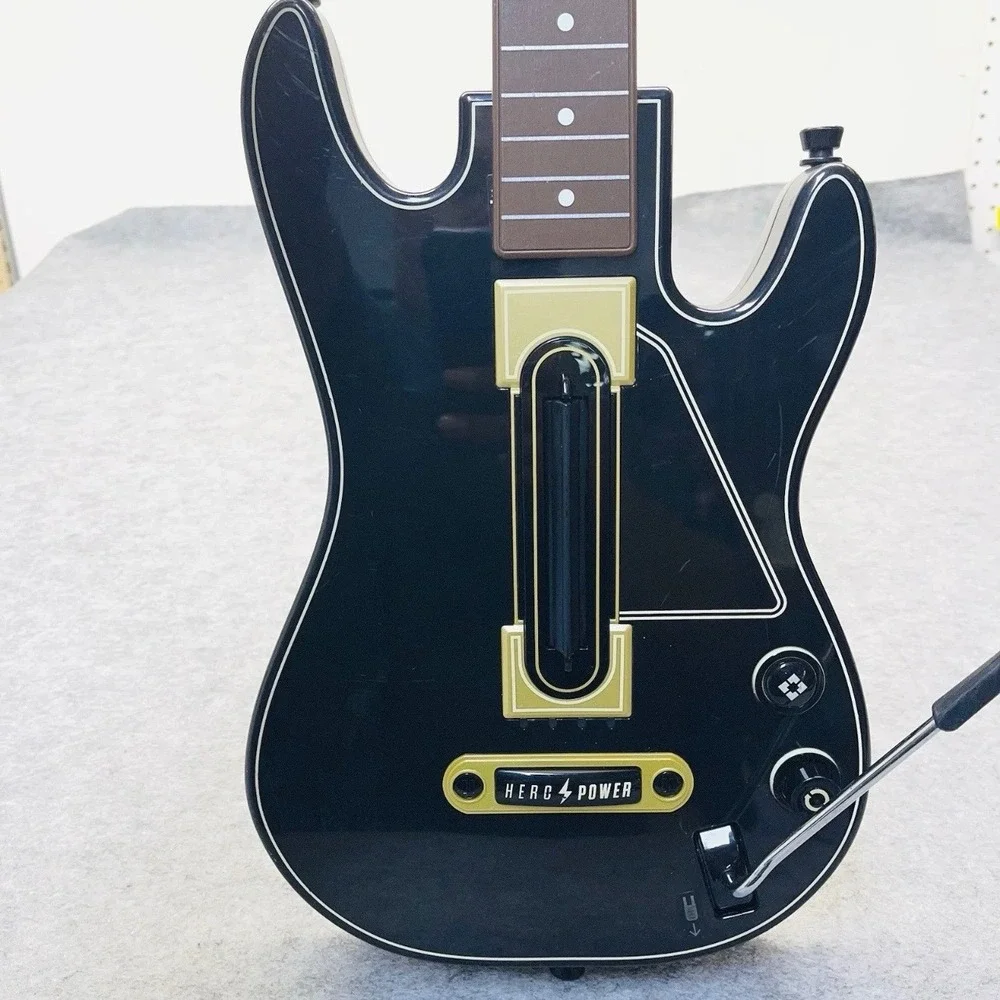 Activision Guitar Hero Live Wireless Controller 00654 Black Gold 6-Button Layout